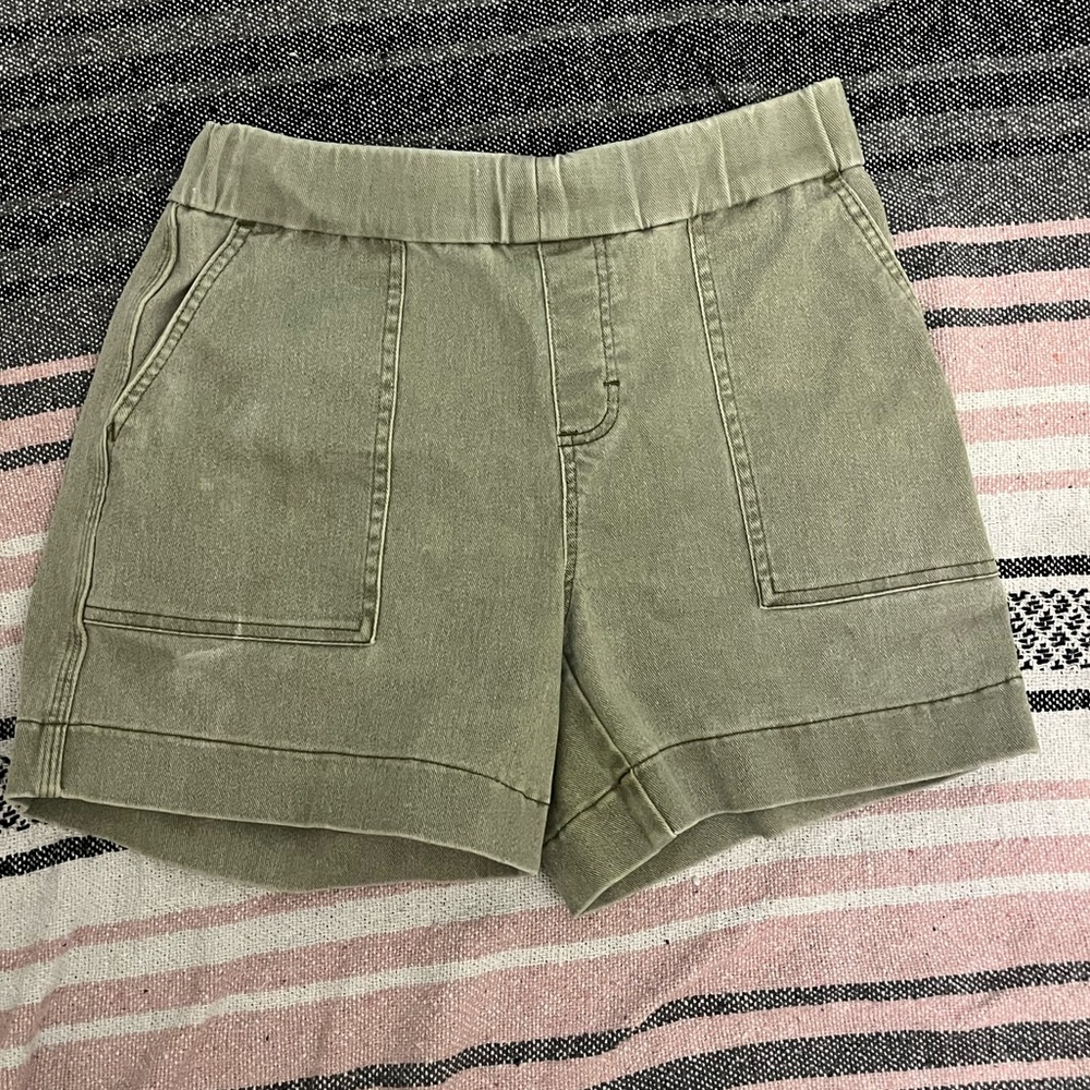 Lee high rise shorts in navy green